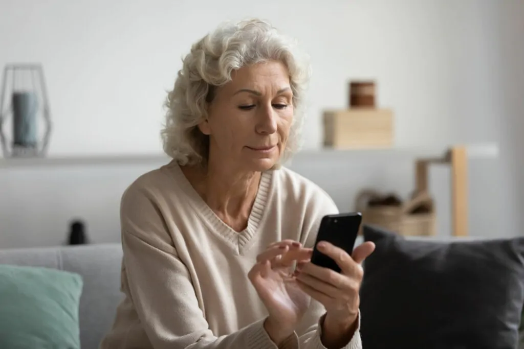 personne-sur-son-telephone